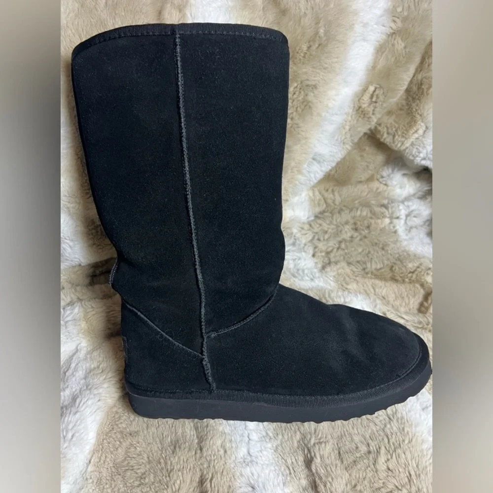 UGG Black Suede Classic 5815 Boots, W6